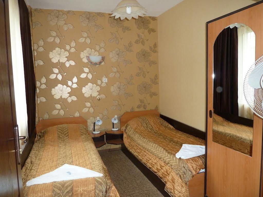 Tarnovski Dom Guest Rooms เวลีคอเทอร์โนโว ภายนอก รูปภาพ